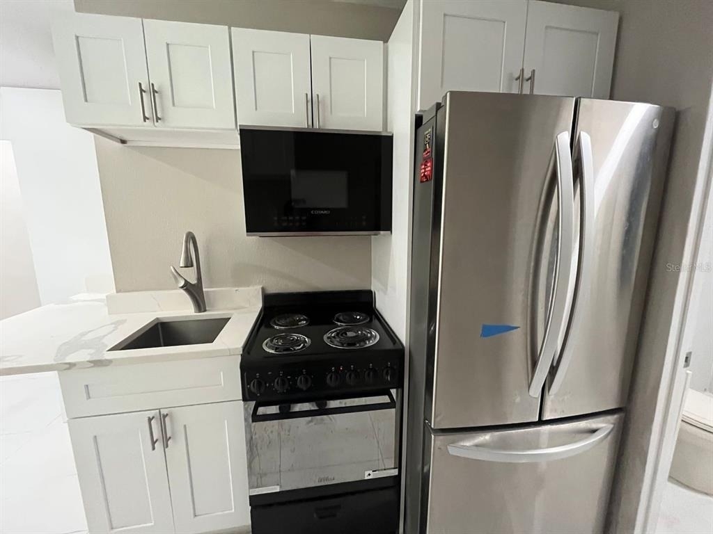 2726 Miami Terrace - Photo 6