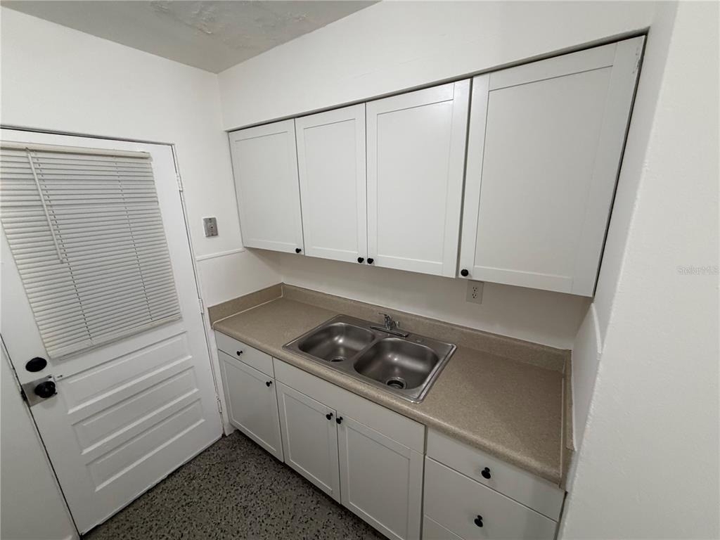 2109 S Mills Avenue - Photo 8