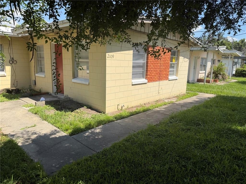 2109 S Mills Avenue - Photo 2