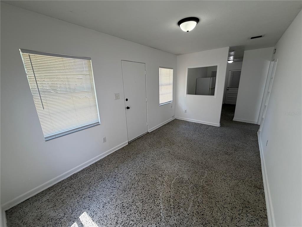 2109 S Mills Avenue - Photo 4