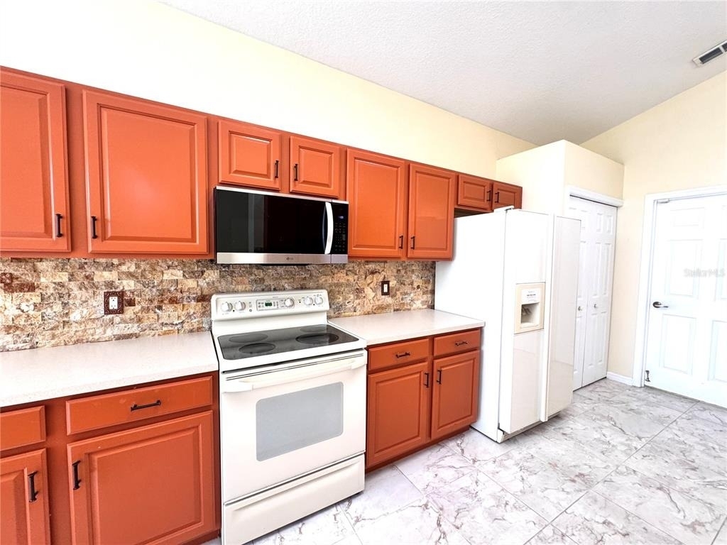 140 Moss Lane - Photo 3