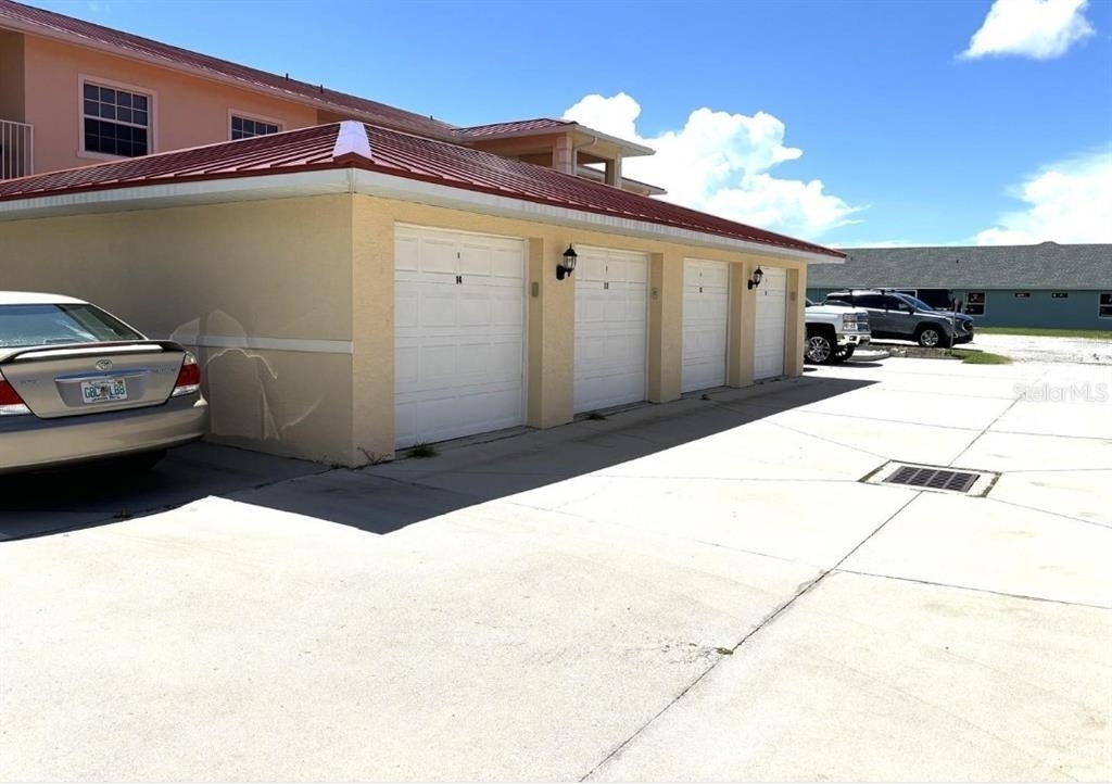 242 Boundary Boulevard - Photo 2