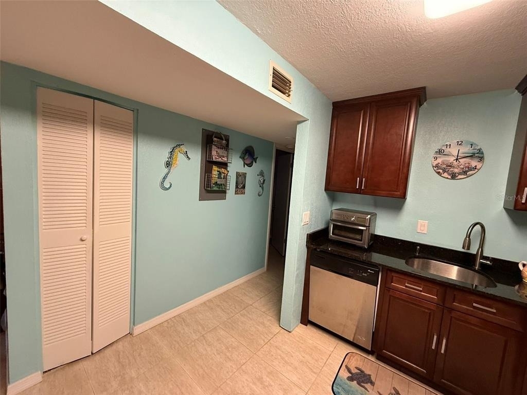 21280 Brinson Avenue - Photo 3