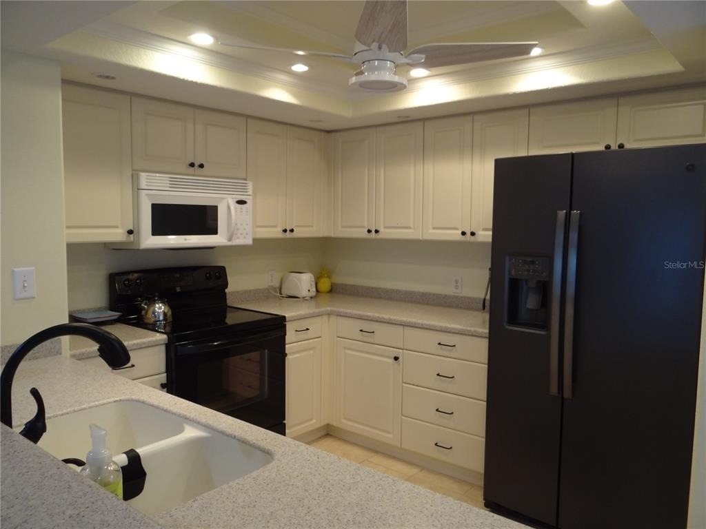 601 Shreve Street - Photo 2