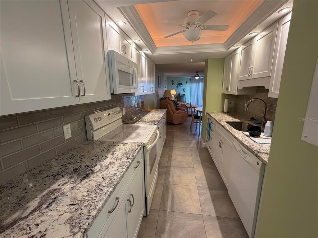 204 3rd Street W - Photo 3