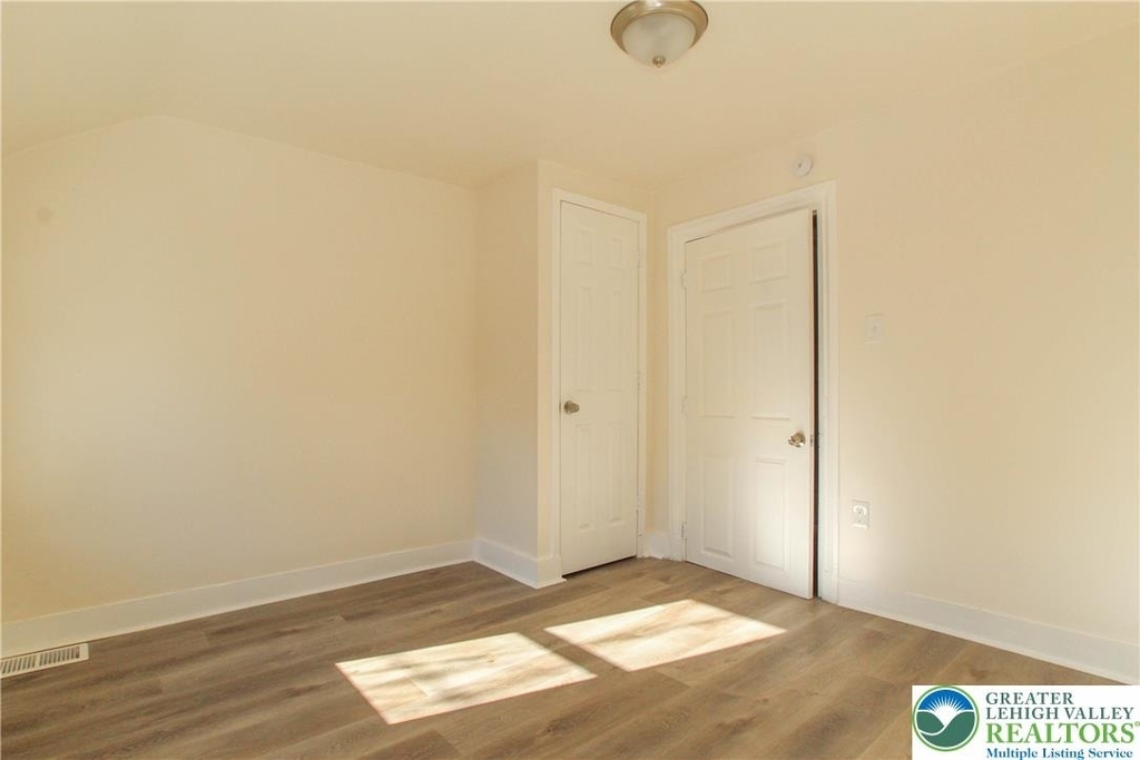 330 Walnut Street - Photo 9