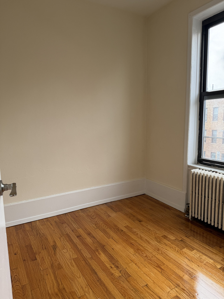 24-35 Steinway Street - Photo 10