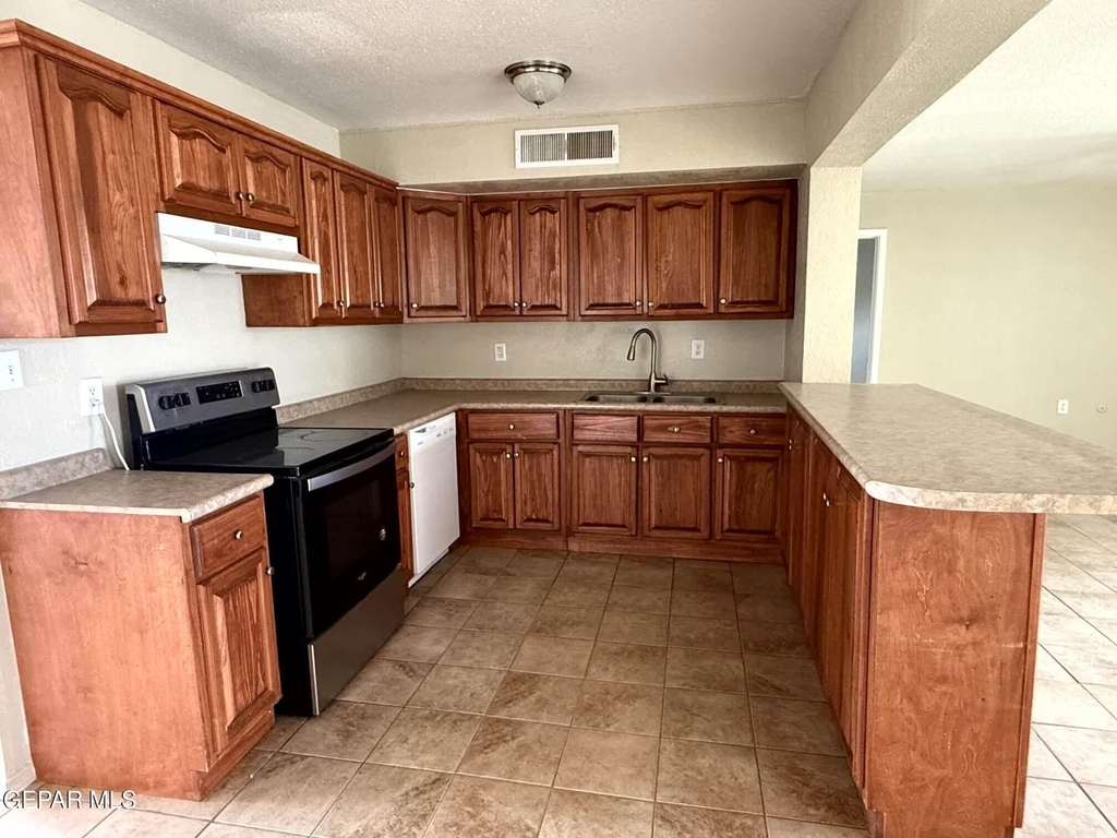 2801 Hawick Road - Photo 5