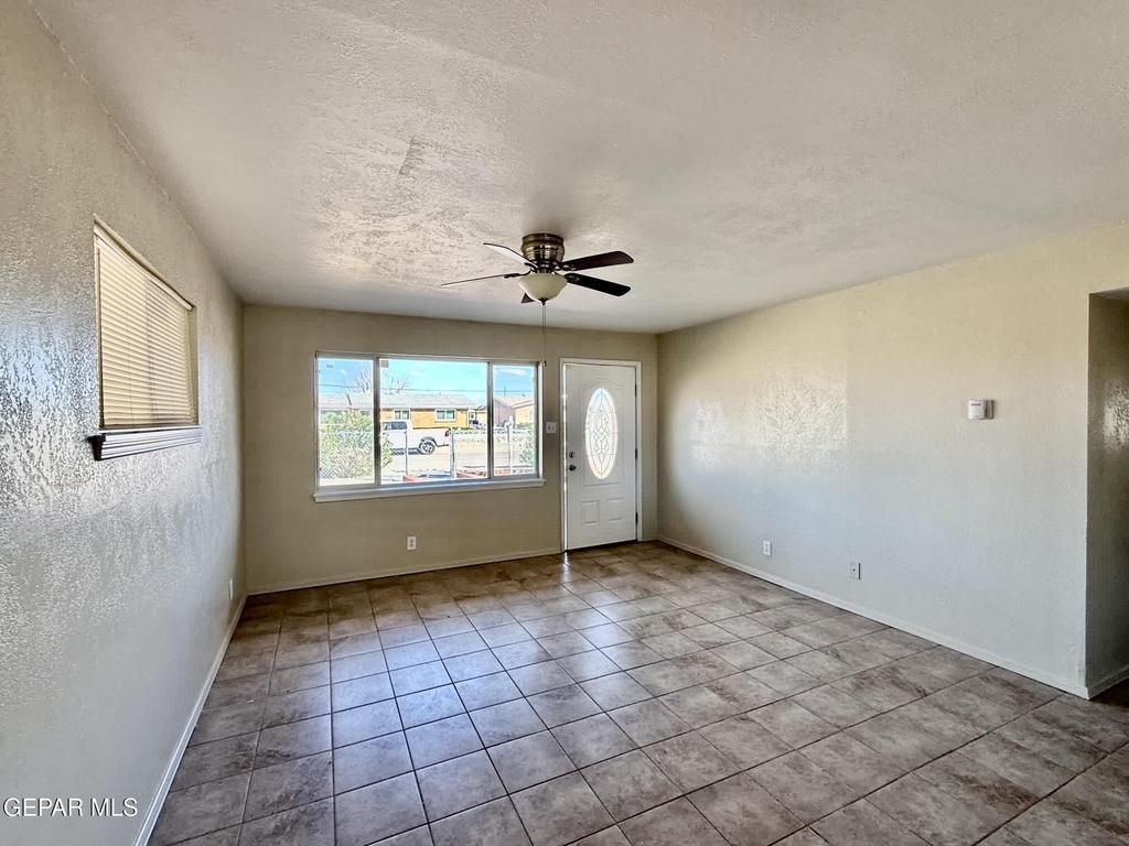 2801 Hawick Road - Photo 1
