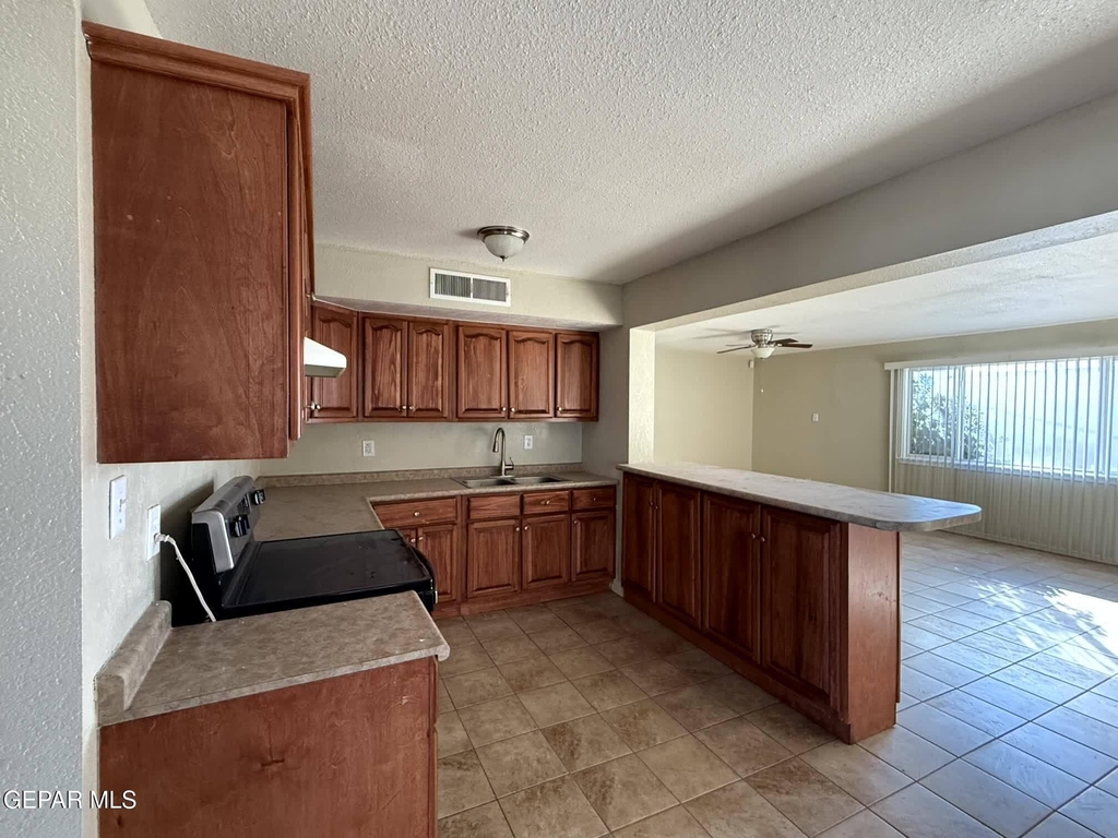 2801 Hawick Road - Photo 7