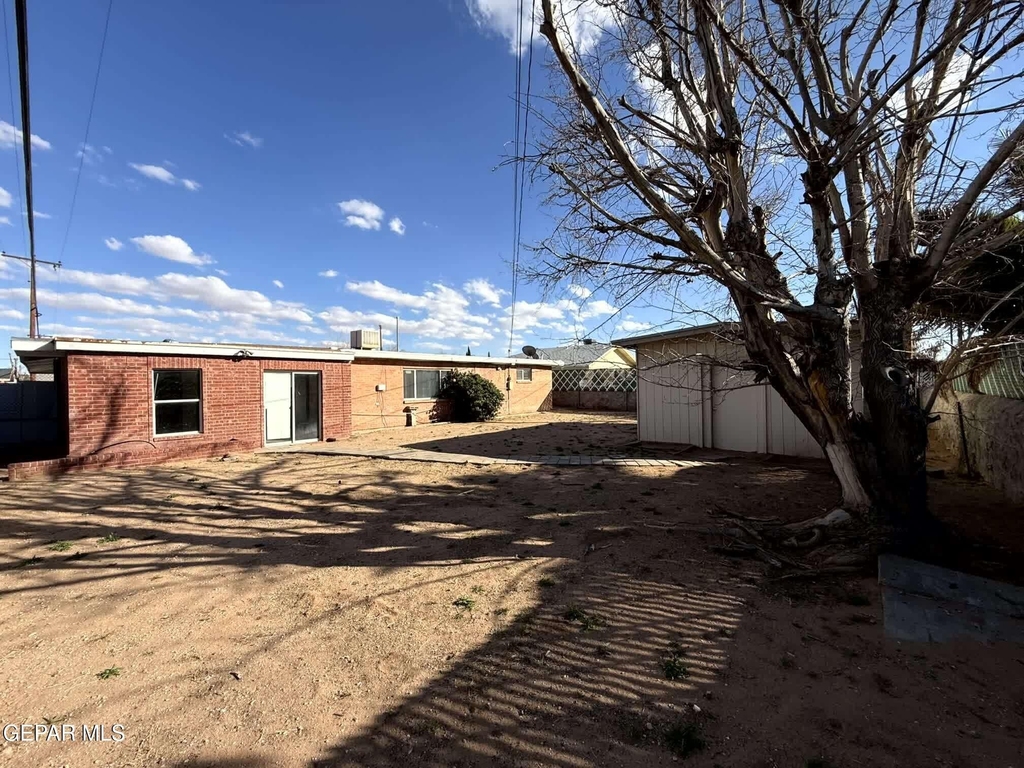 2801 Hawick Road - Photo 32