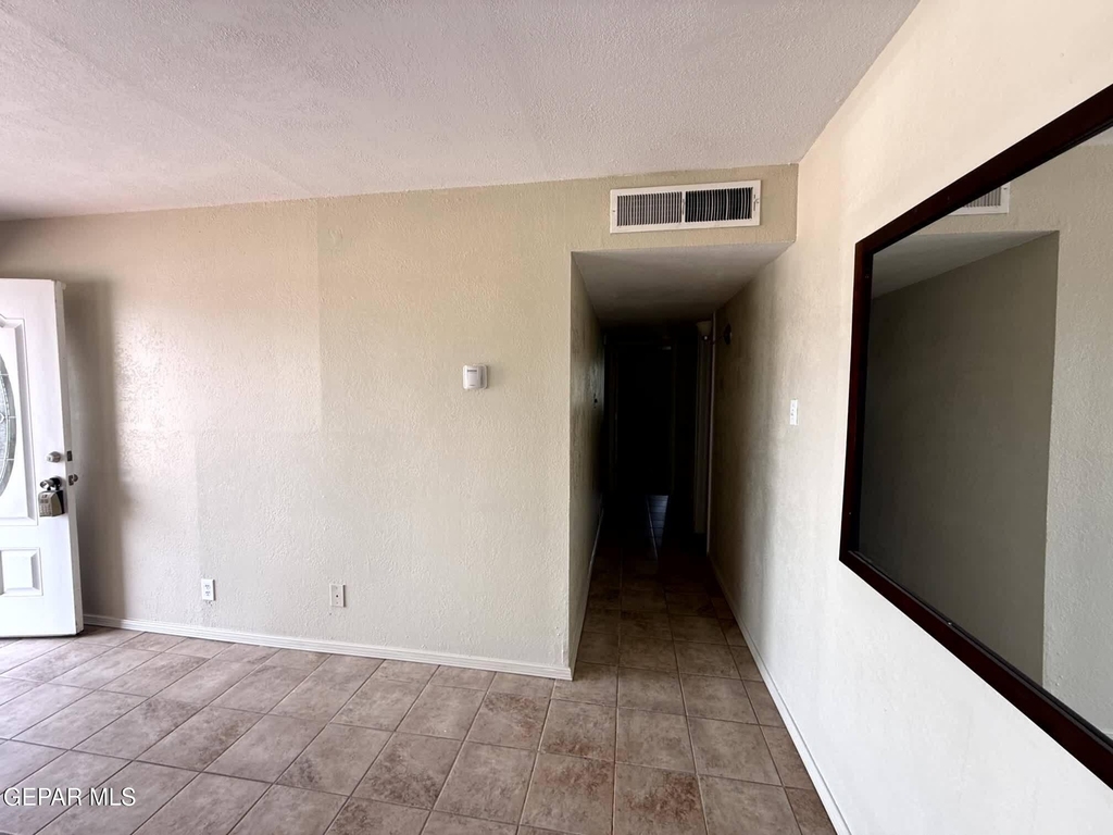 2801 Hawick Road - Photo 2