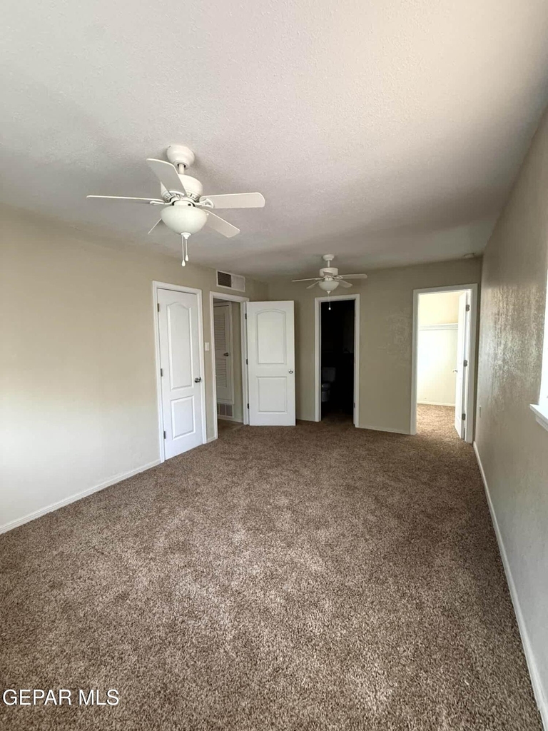 2801 Hawick Road - Photo 11