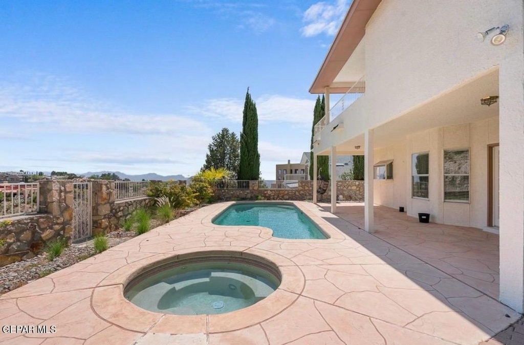 684 Moondale Drive - Photo 11