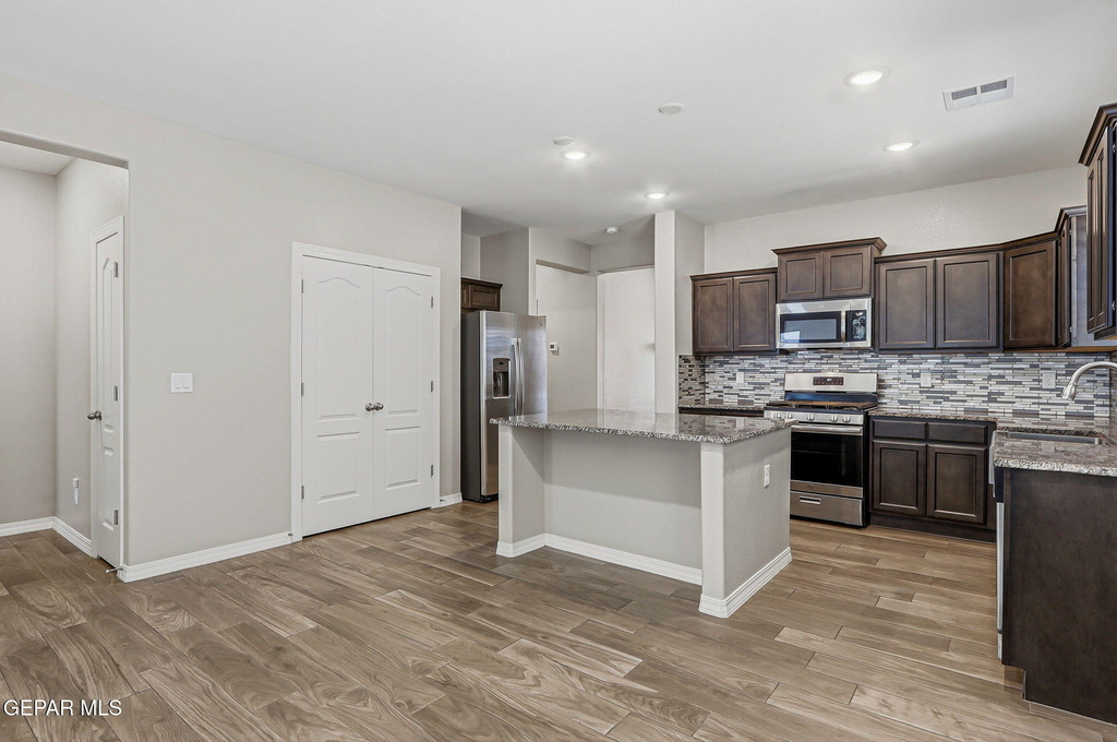 14828 Tierra Coruna Avenue - Photo 8