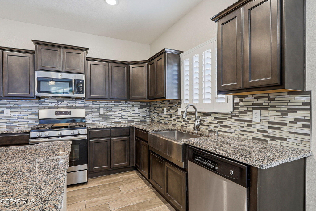 14828 Tierra Coruna Avenue - Photo 9