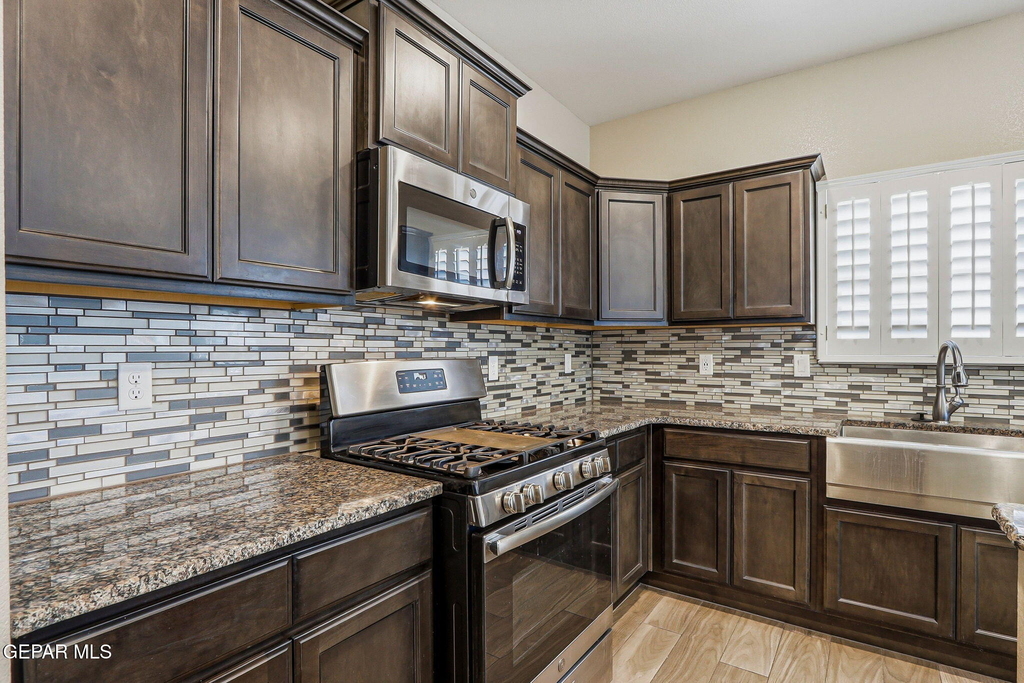 14828 Tierra Coruna Avenue - Photo 12