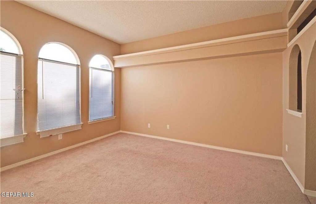 304 Jim Hofher Place - Photo 3