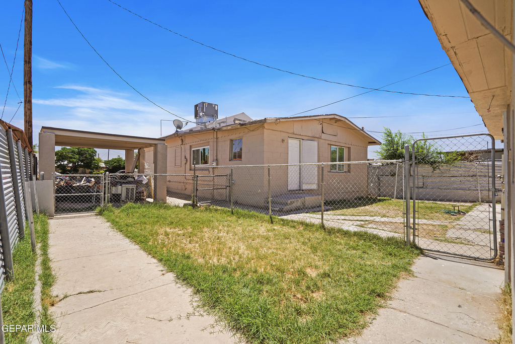 209 N Seville Drive - Photo 1