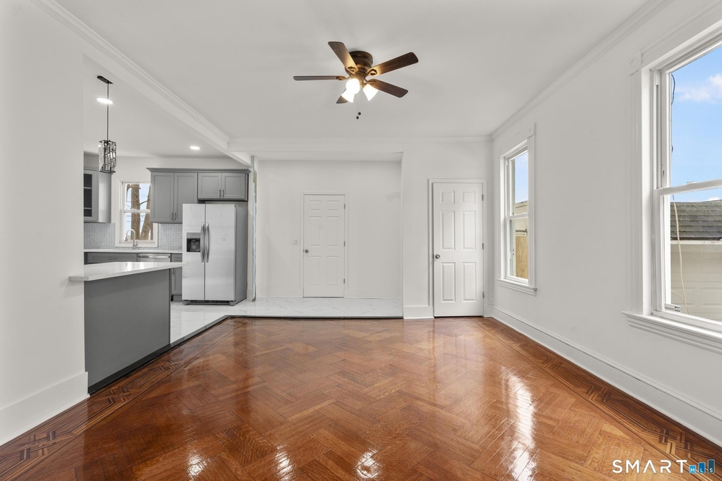 37 Johnson Street - Photo 8