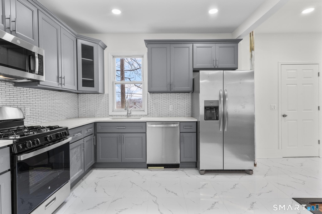37 Johnson Street - Photo 16