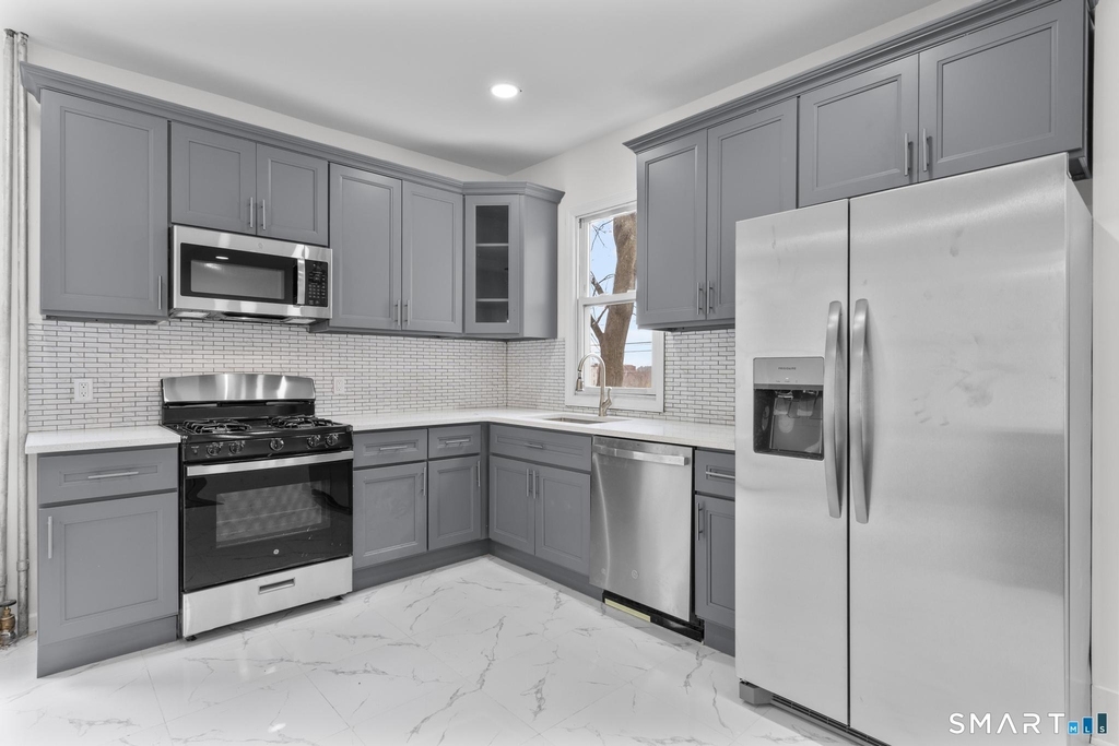 37 Johnson Street - Photo 15