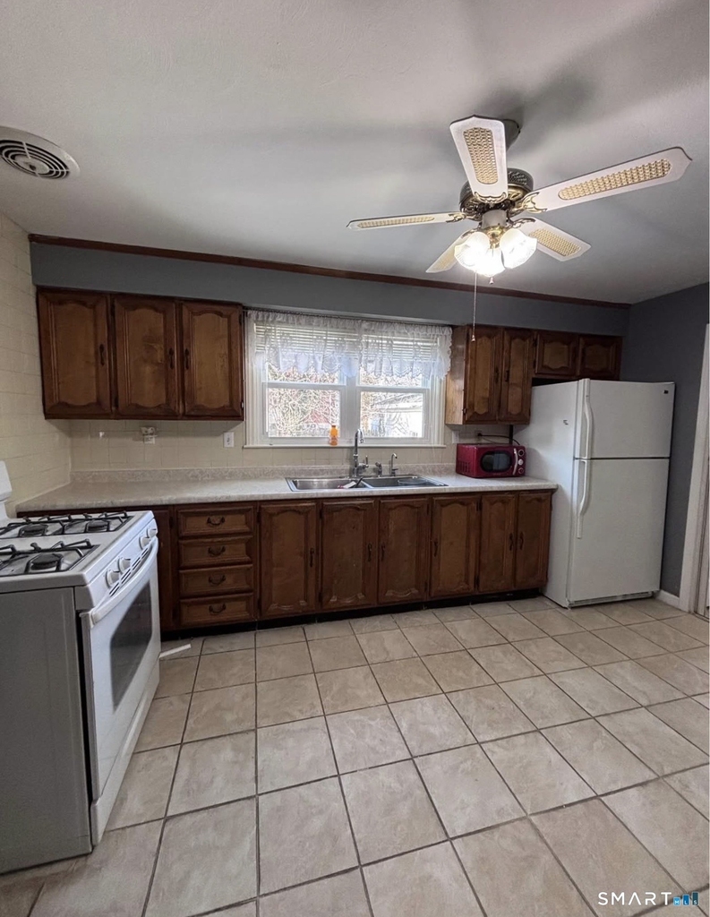 112 Harrington Avenue - Photo 1