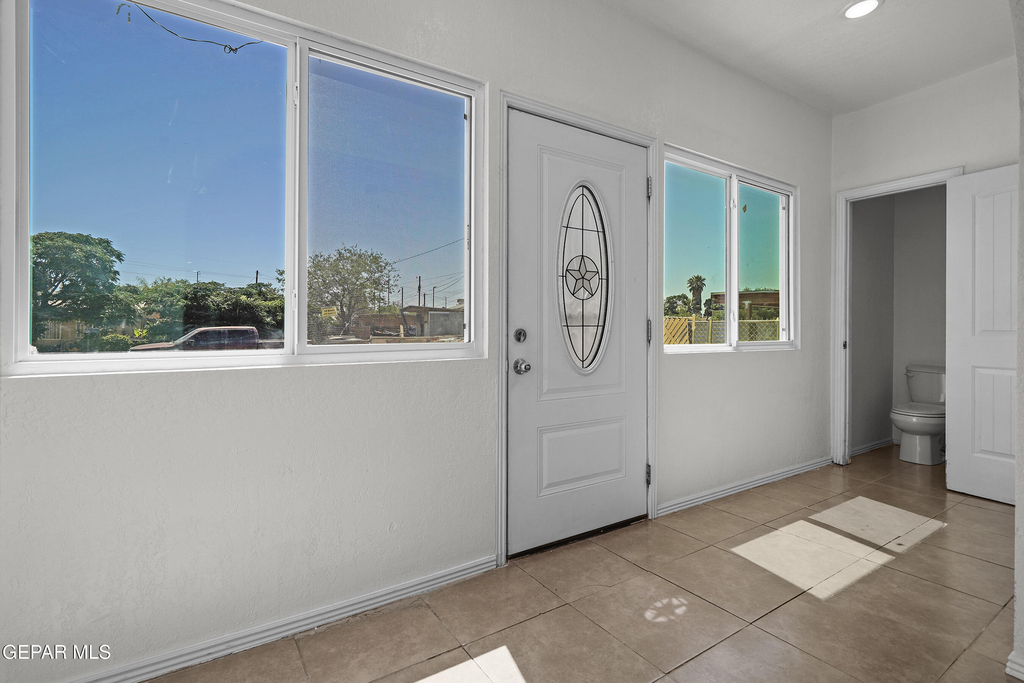 209 N Seville - Photo 3
