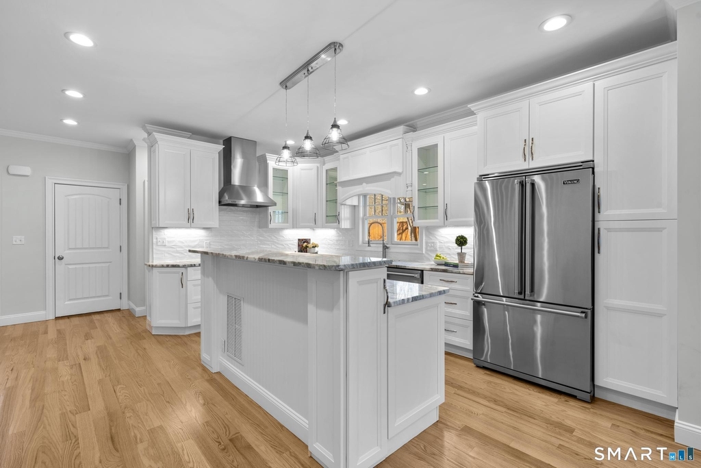 2455 Boston Post Road - Photo 3