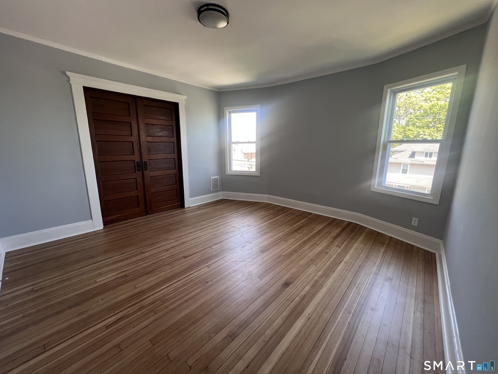 335 Ridgefield Avenue - Photo 4