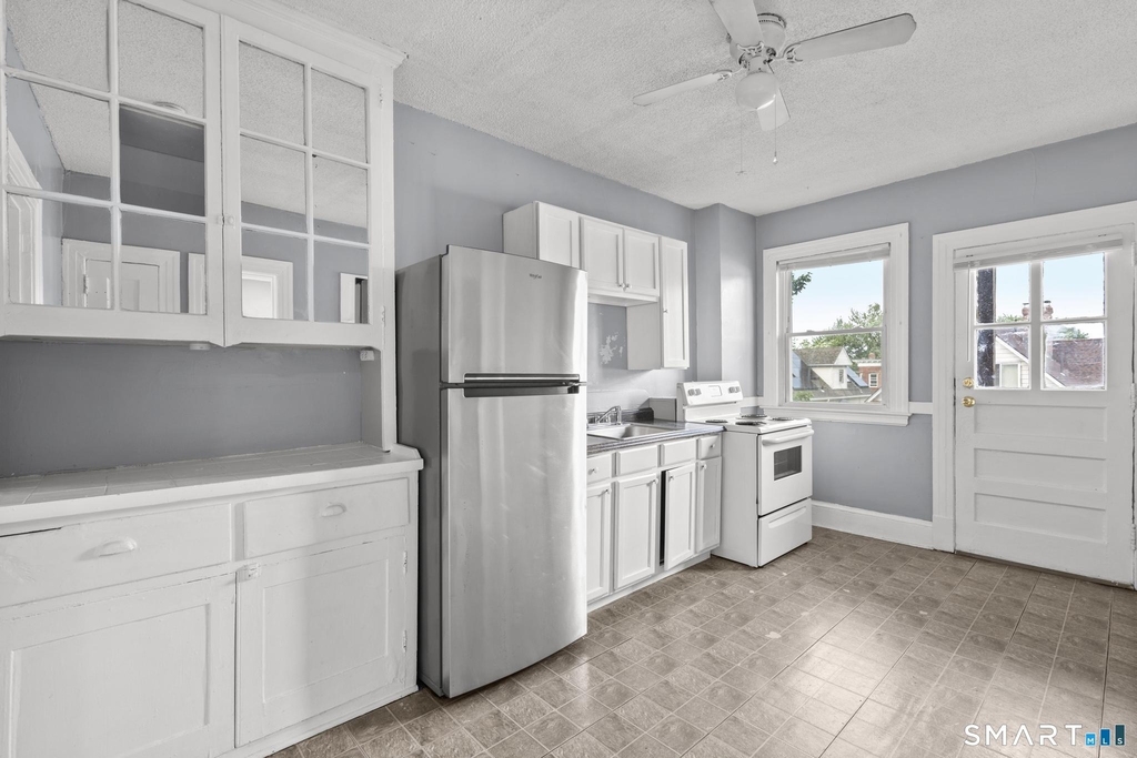 38 Beacon Street - Photo 1