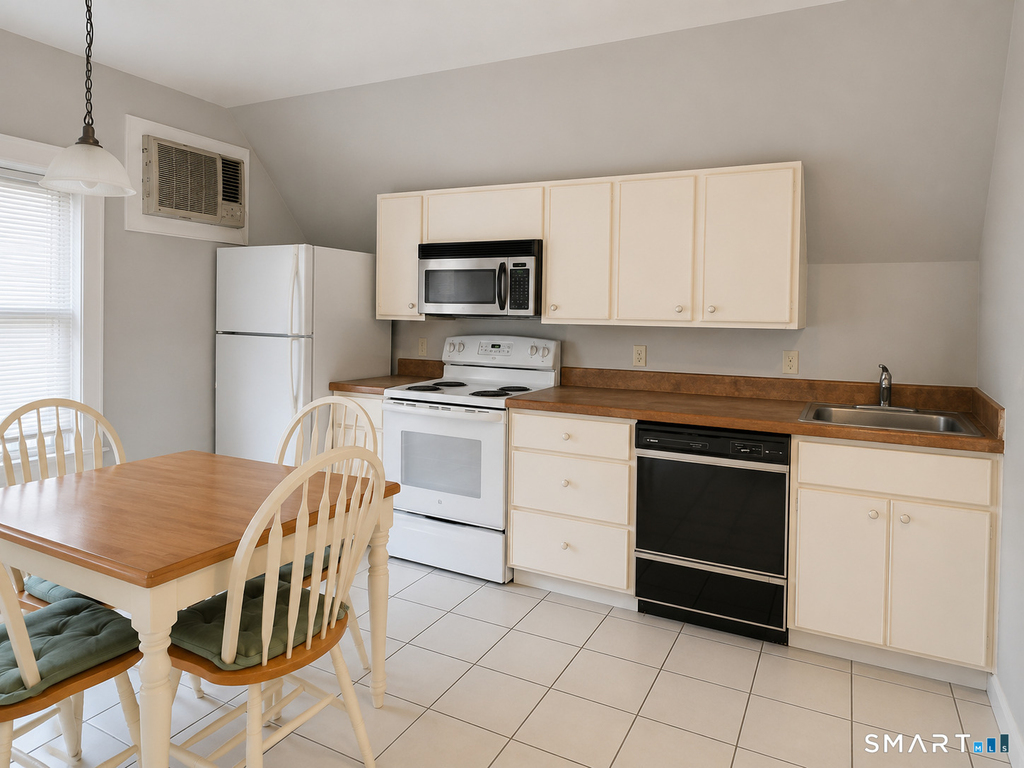 122 Atwater Street - Photo 3