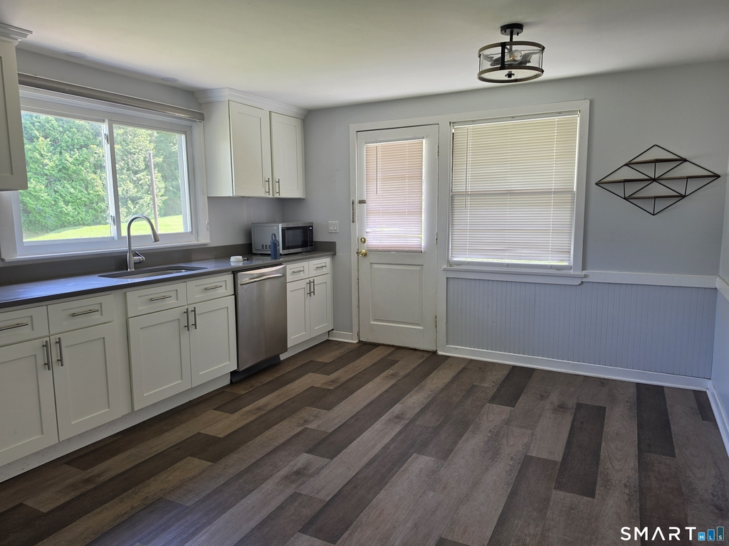 68 Geissler Drive - Photo 5