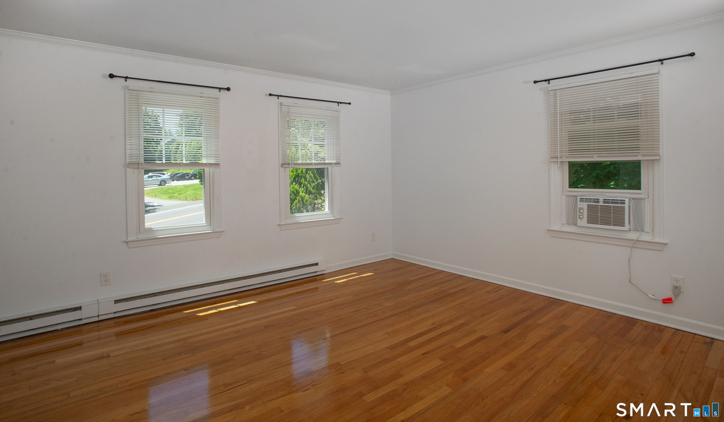 172 East Avenue - Photo 2