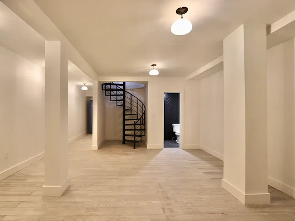 1114 Halsey Street - Photo 6