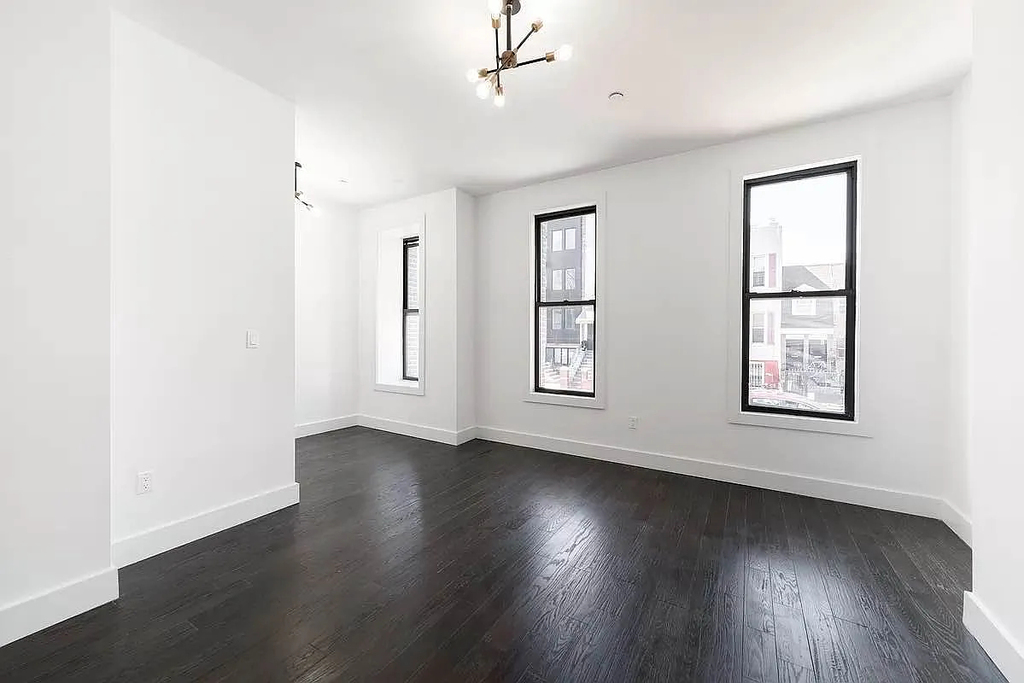 1114 Halsey Street - Photo 0