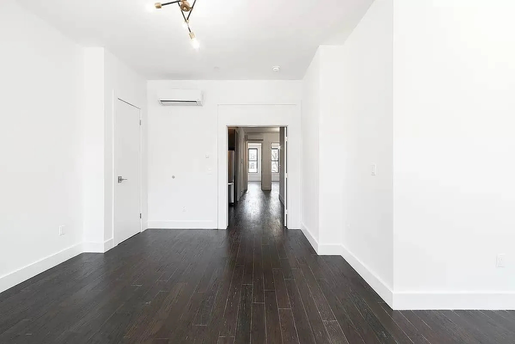 1114 Halsey Street - Photo 3