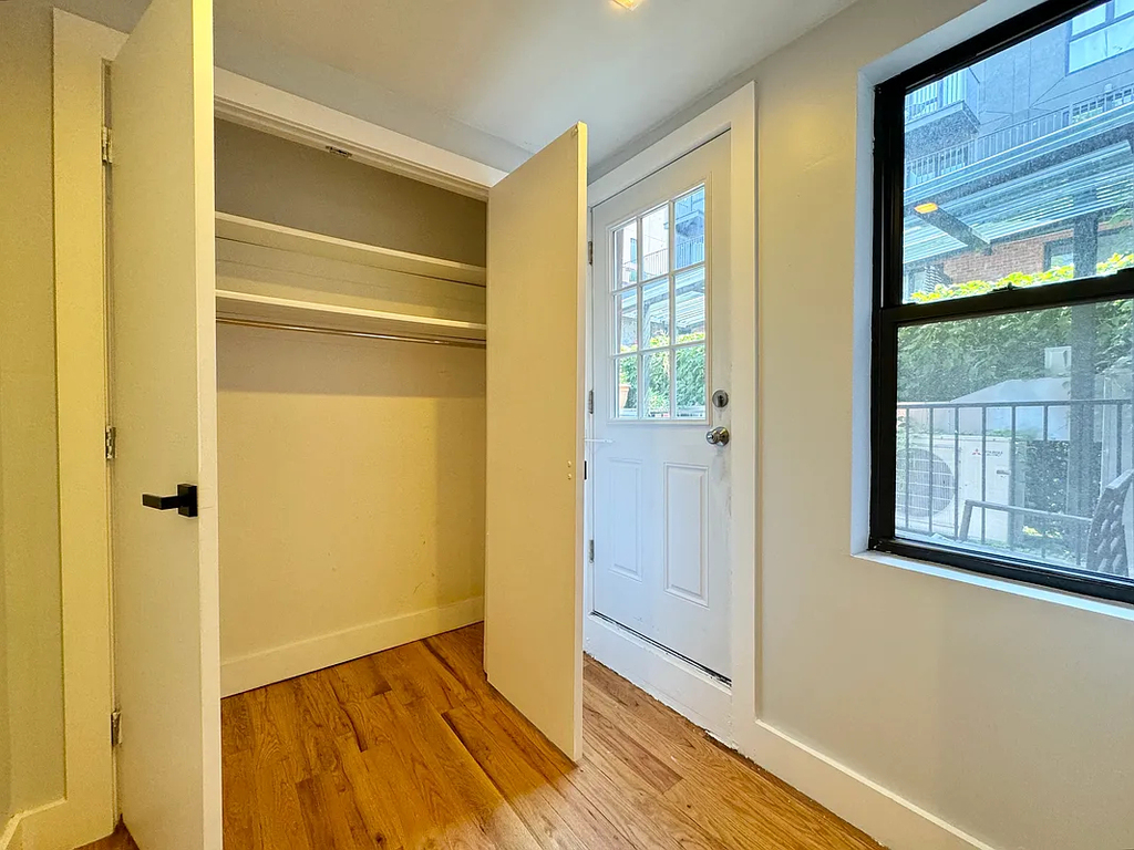 225 Halsey Street - Photo 3