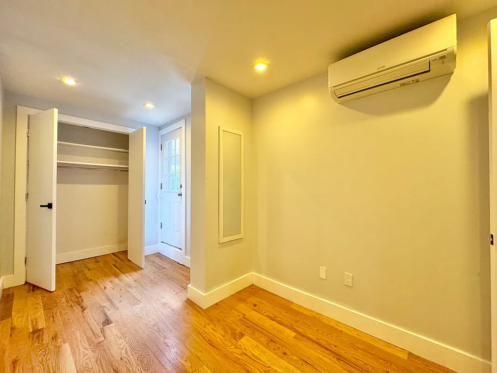 225 Halsey Street - Photo 4