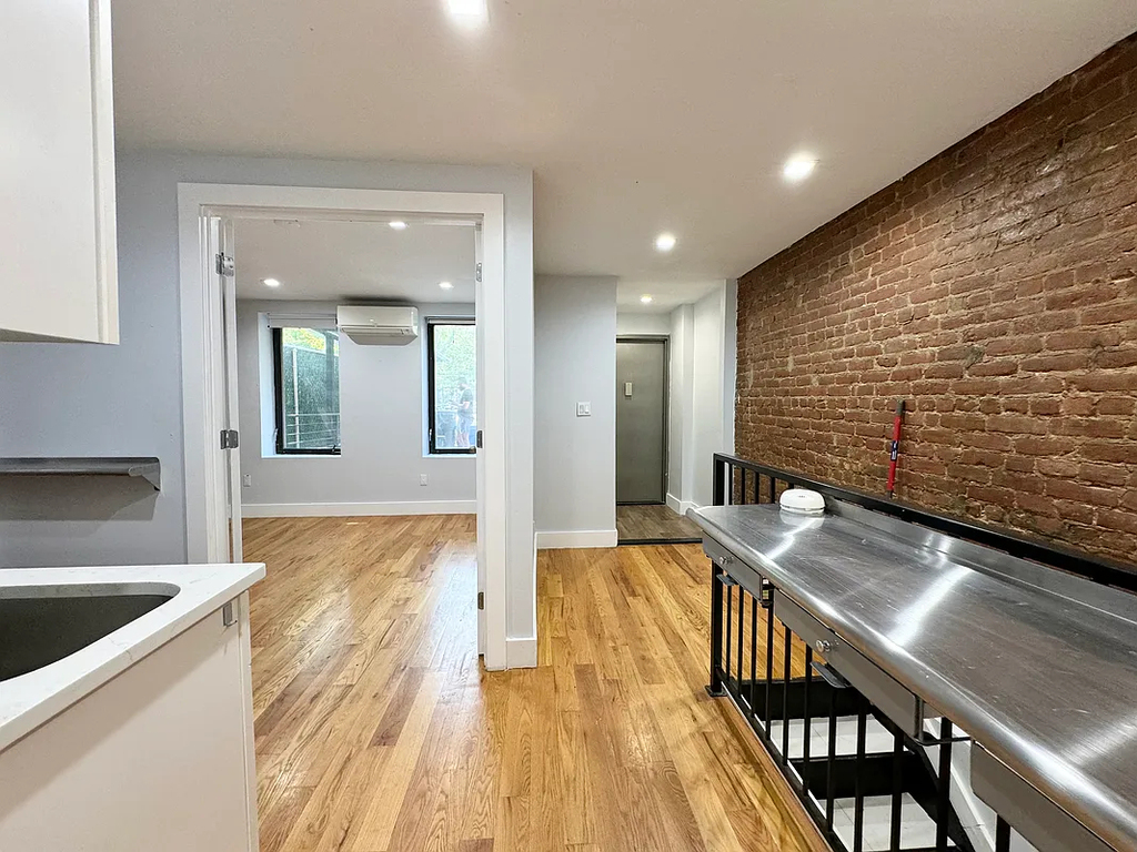 225 Halsey Street - Photo 1