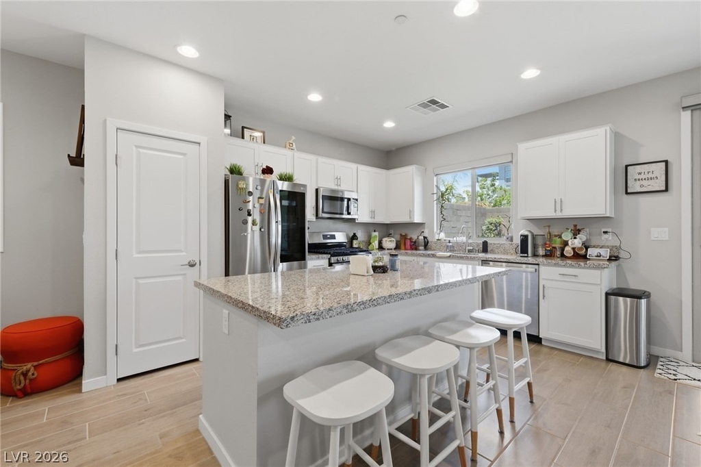 11824 Pelican Butte Avenue - Photo 11