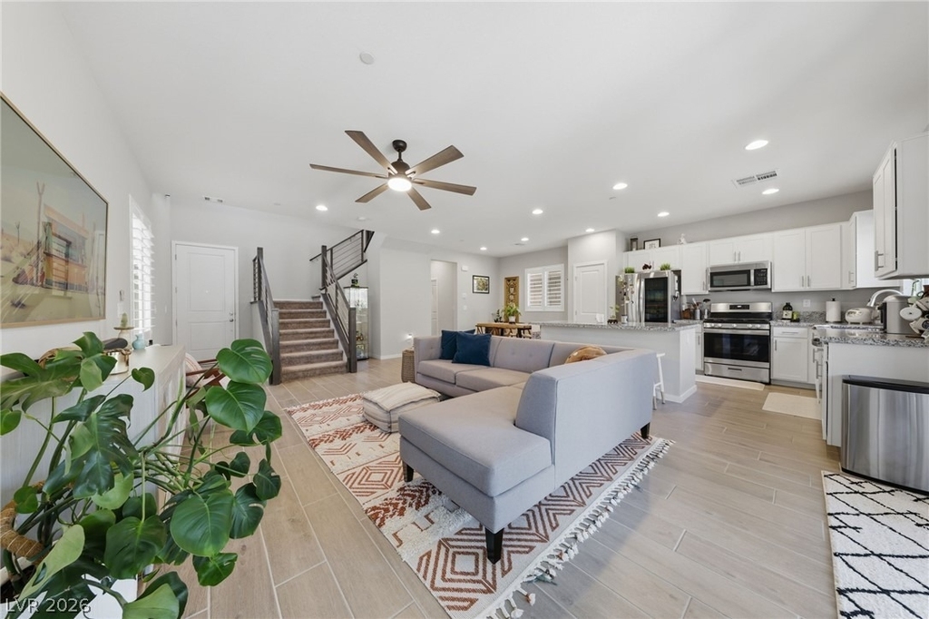 11824 Pelican Butte Avenue - Photo 9