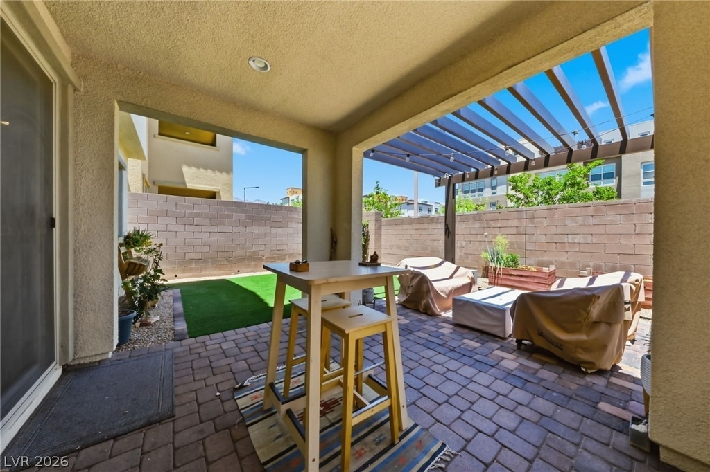 11824 Pelican Butte Avenue - Photo 3