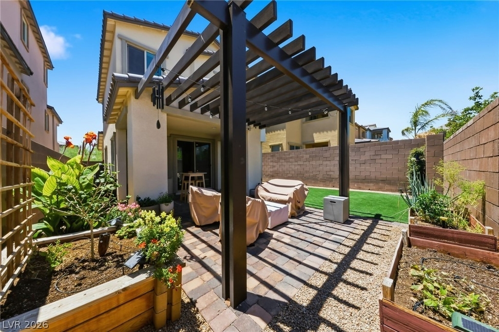 11824 Pelican Butte Avenue - Photo 5