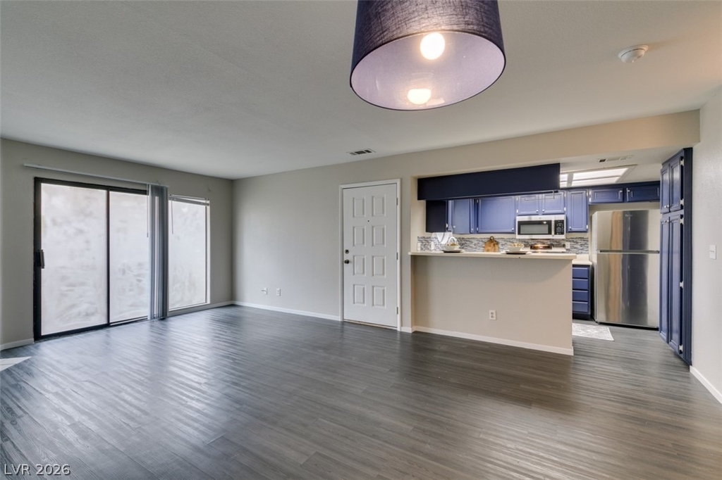 810 N Sloan Lane - Photo 11