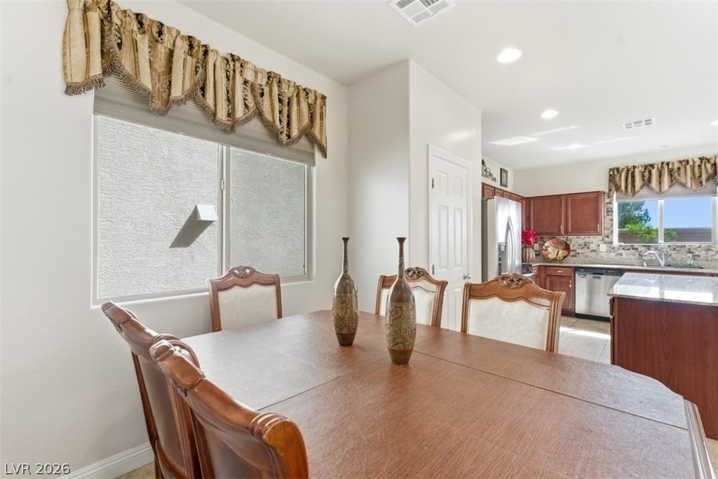 32 Lily Grove Road - Photo 10