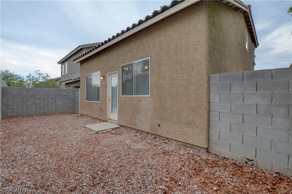 9540 Gibbon Avenue - Photo 5
