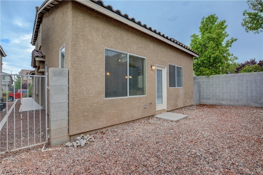 9540 Gibbon Avenue - Photo 6