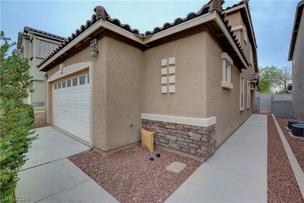 9540 Gibbon Avenue - Photo 2