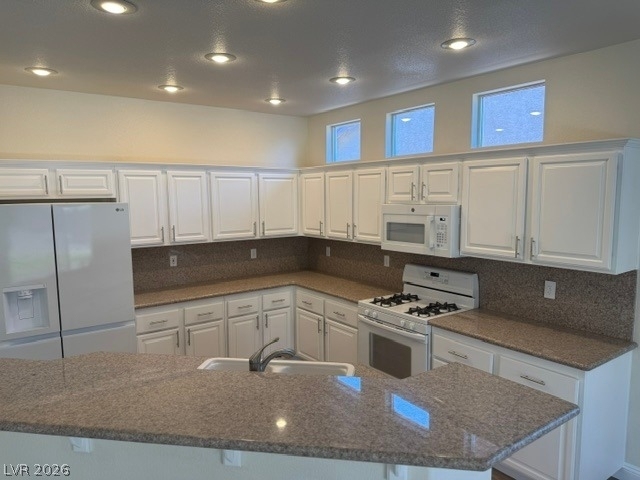 3203 Stratford Hall Court - Photo 4